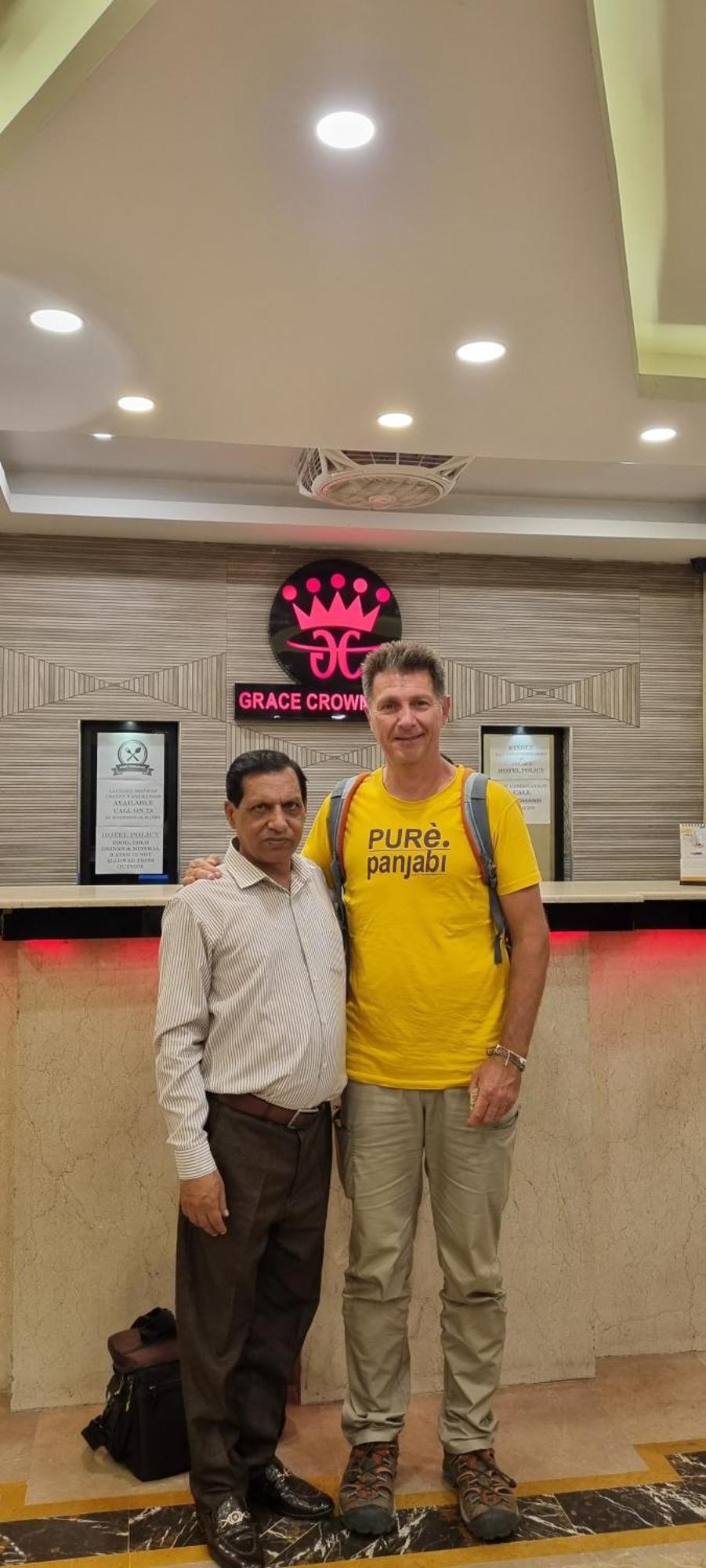 Grace Crown Hotel Islamabad Luaran gambar
